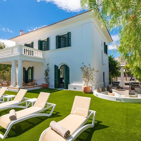 Villa De Leones In Heart Of By And Town With A/c And Games Sitges