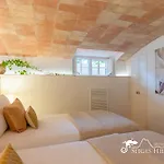 Villa De Leones In Heart Of By And Town With A/c And Games