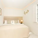 De Leones In Heart Of By And Town With A/c And Games * Sitges