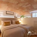 De Leones In Heart Of By And Town With A/c And Games Villa
