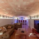 De Leones In Heart Of By And Town With A/c And Games Sitges