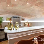 De Leones In Heart Of By And Town With A/c And Games * Sitges