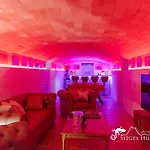 De Leones In Heart Of By And Town With A/c And Games Villa *