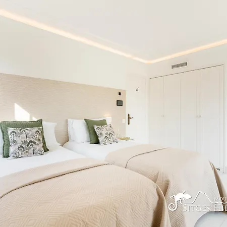 Vila De Leones In Heart Of By And Town With A/c And Games