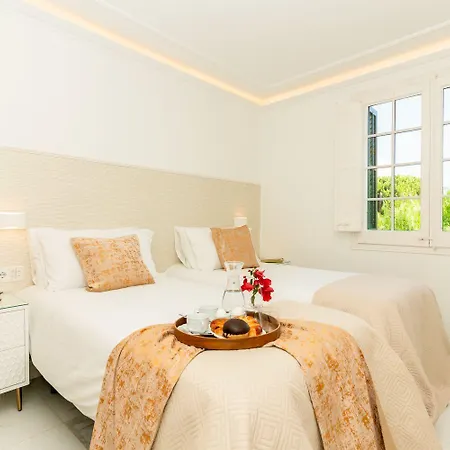 Villa De Leones In Heart Of By And Town With Ac & Games *