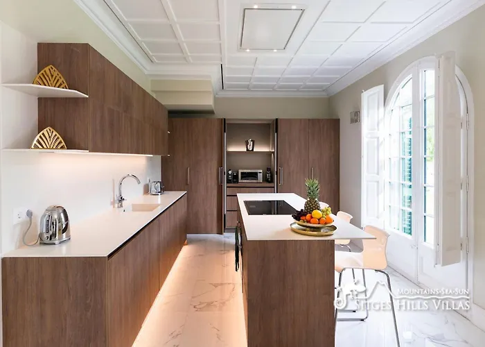 De Leones In Heart Of By And Town With A/c And Games 别墅 *