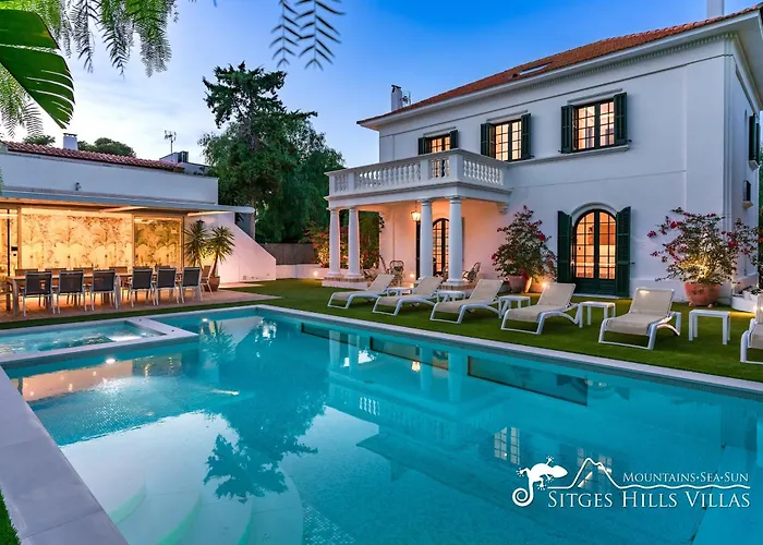 De Leones In Heart Of By And Town With A/c And Games