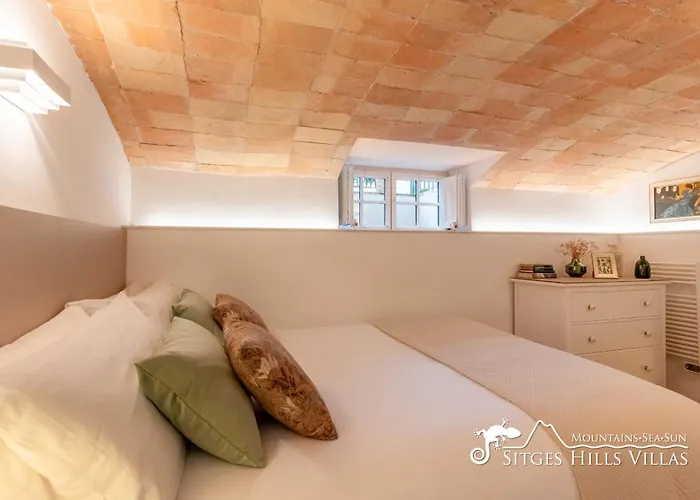 De Leones In Heart Of By And Town With A/c And Games 别墅