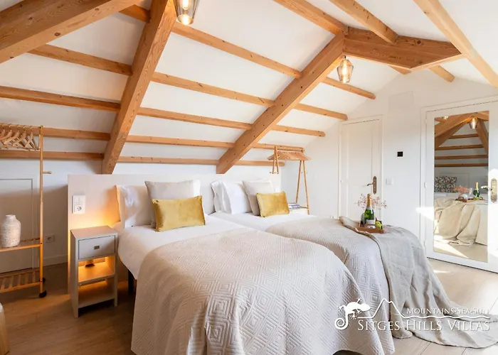 De Leones In Heart Of By And Town With A/c And Games 别墅 锡切斯