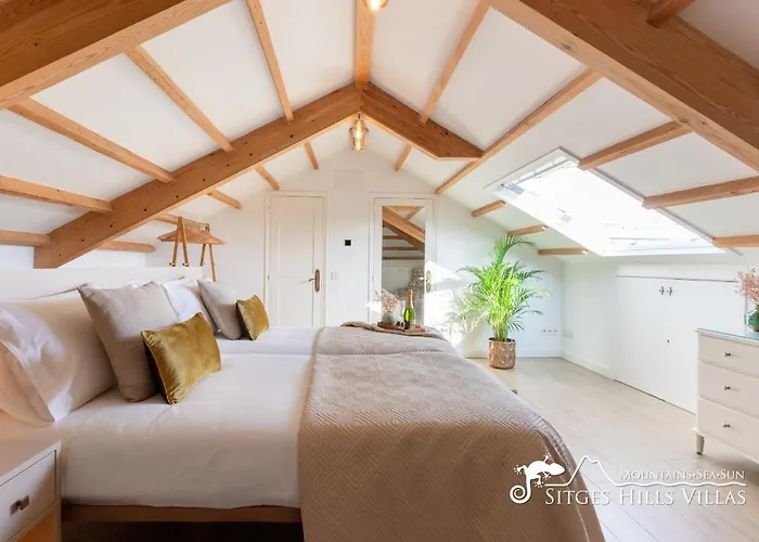 De Leones In Heart Of By And Town With A/c And Games *