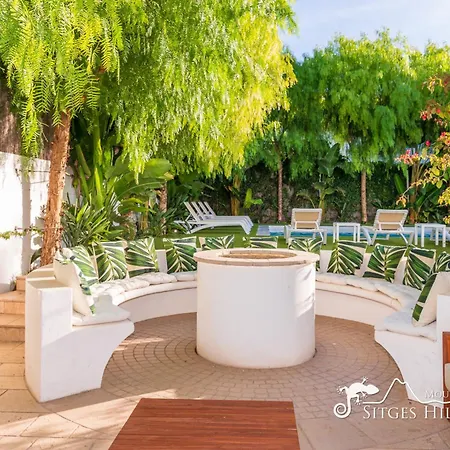 Villa De Leones In Heart Of By And Town With A/c And Games *