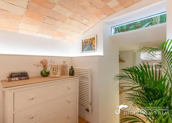 Villa De Leones In Heart Of By And Town With A/c And Games *