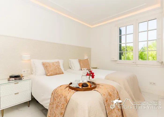 De Leones In Heart Of By And Town With A/c And Games *