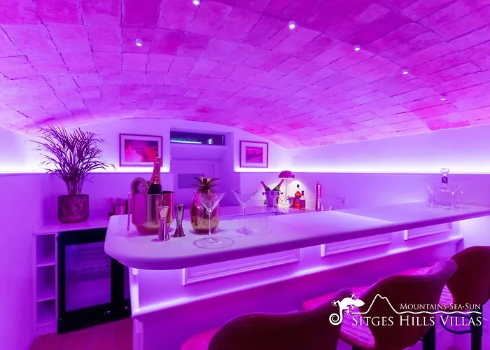 Villa De Leones In Heart Of By And Town With A/c And Games